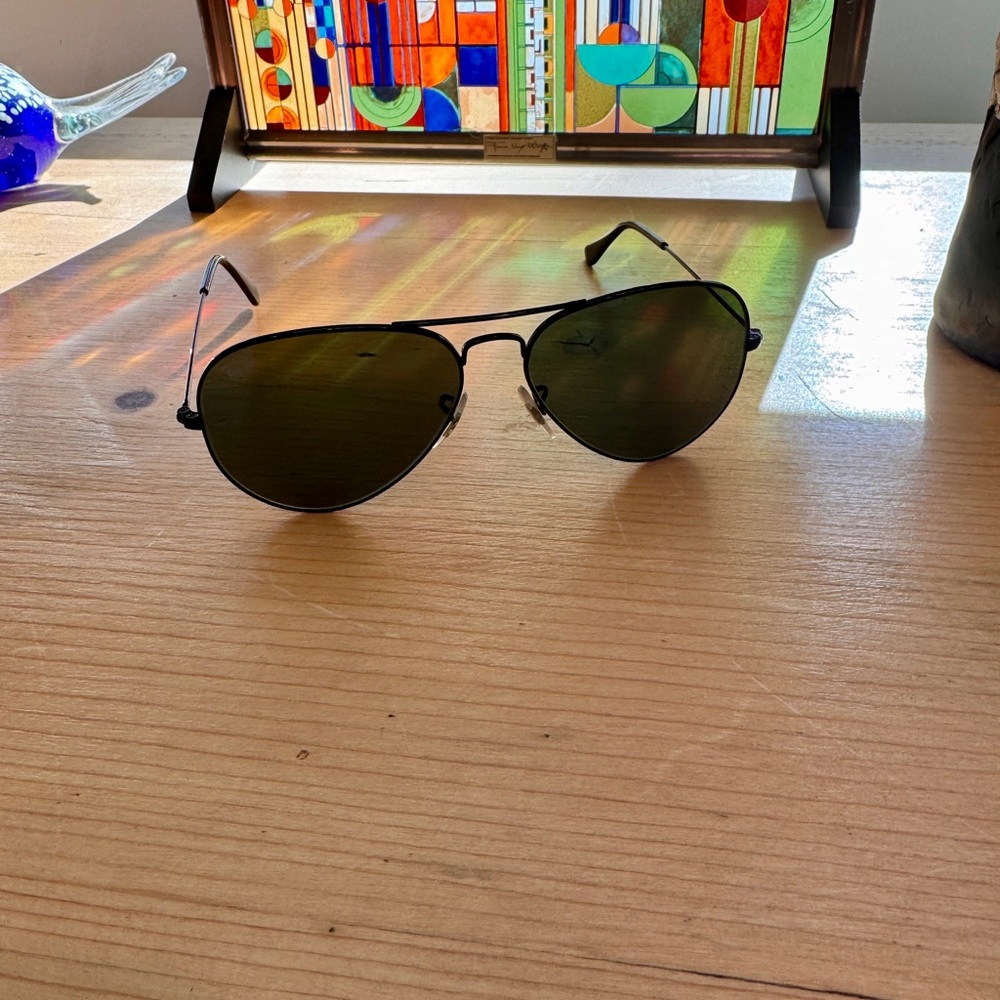 Ray-Ban Classic Black Aviator Metal Sunglasses 3025 135 53 14 unisex - Picture 4 of 9
